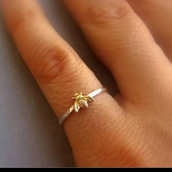 Tiny Gold Honey Bee Insect Engagement Wedding Ring - Picture 4 of 6